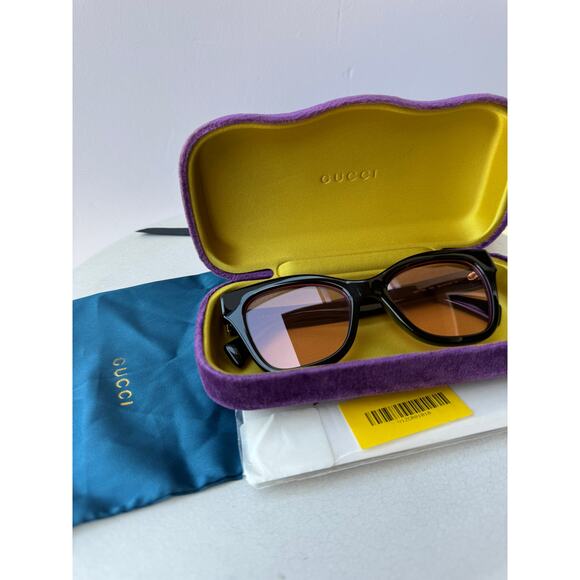 Gucci Retro Black Pink / Purple Sunglasses main image 16